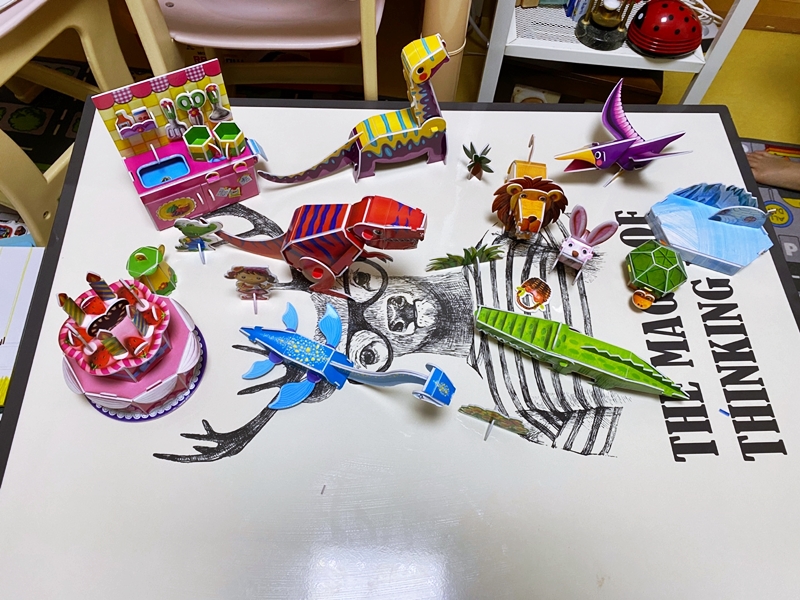 만들기를 완료하여 완성된 장난감의 이미지입니다.