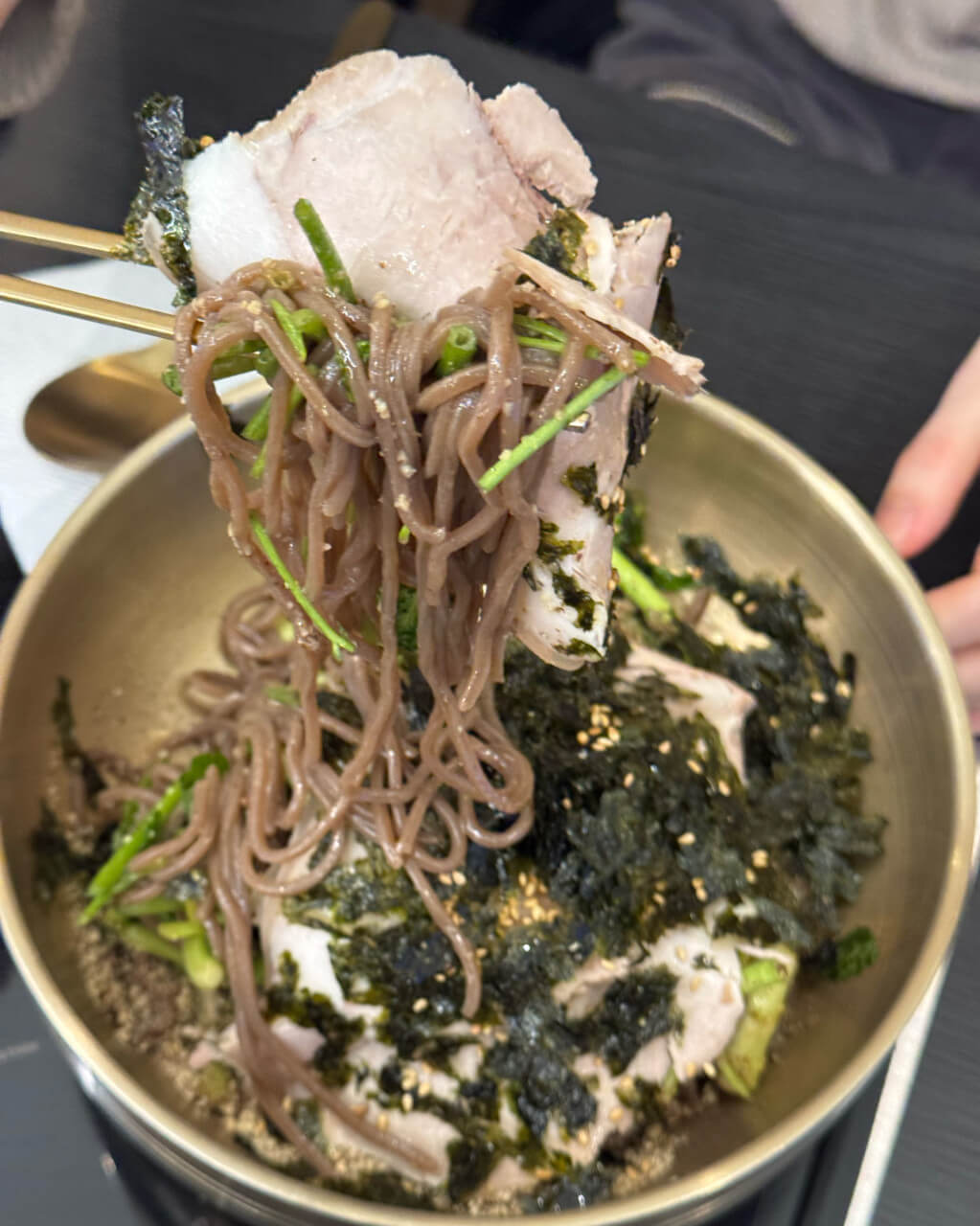 생방송투데이 막 퍼주는 집, 얼만데요? 서울 성수 곰탕 맛집 돈골약방 생방송투데이 3772회