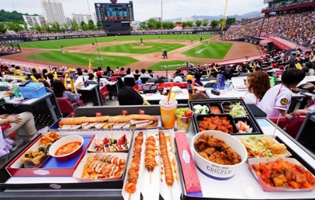 직관 전에 꼭 봐야 할 전국 야구장 간식 맛집 지도