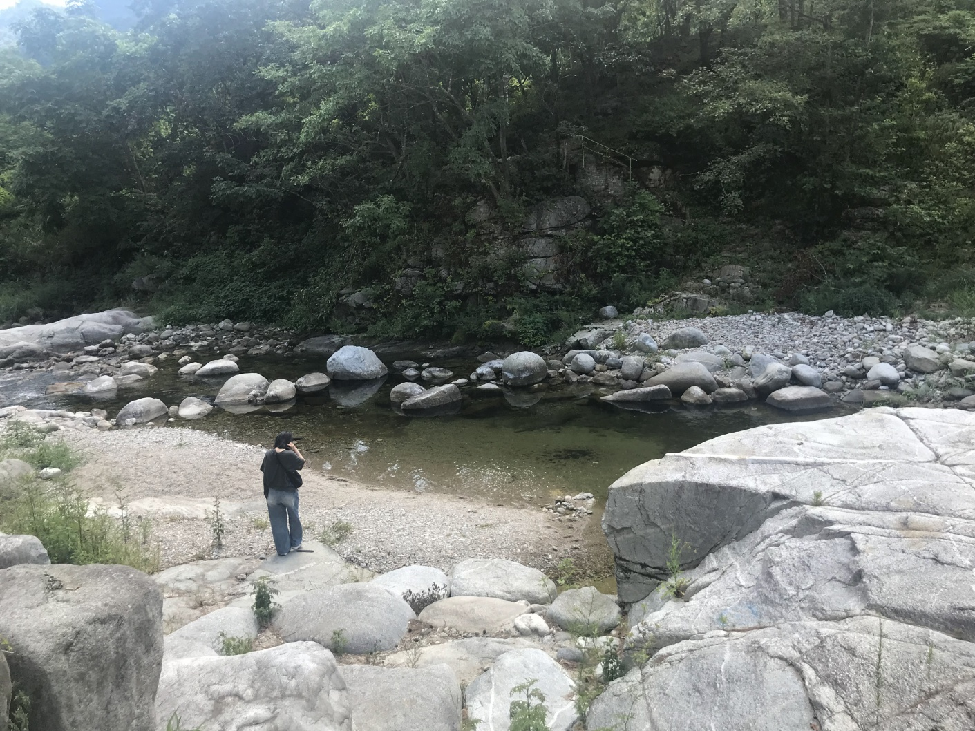 아고라펜션 계곡