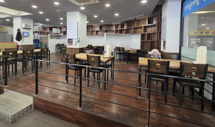 조마담칼국수 수원행궁동 본점