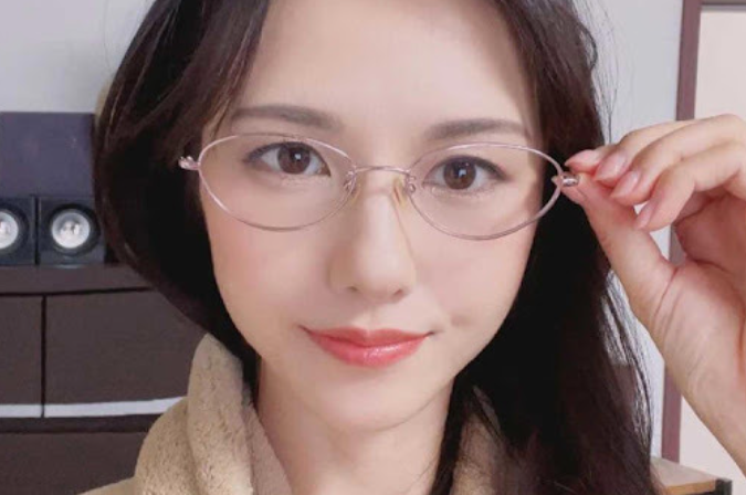 유명 AV 배우 무토 아야카, 매독 감염