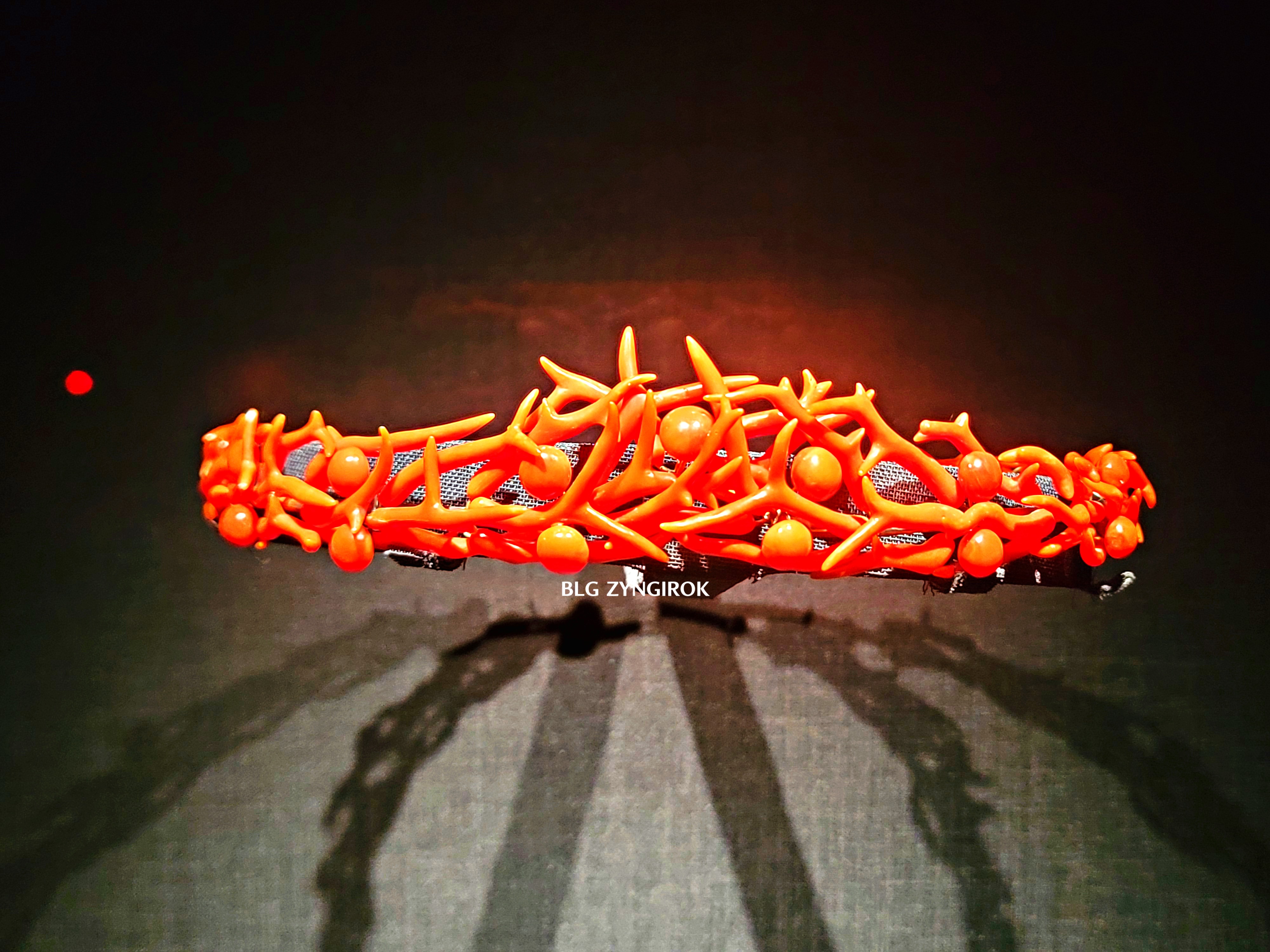 롯데타워 - 롯데뮤지엄 고혹의 보석 매혹의 시간 - 티아라 전시품 모습이다.