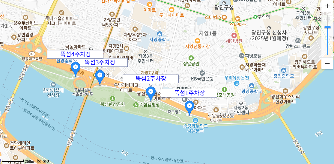한강 수영장 주변 주차장