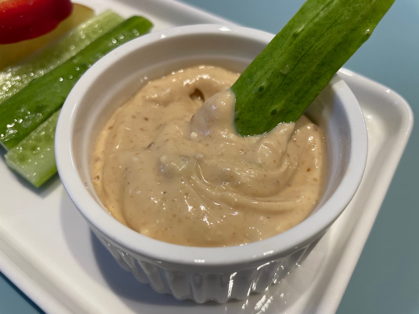 땅콩버터 다이어트 - 사과와 오이도 잘 어울림