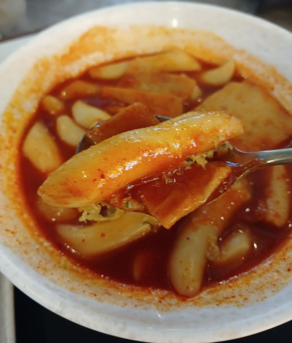 현선이네 떡볶이 한입