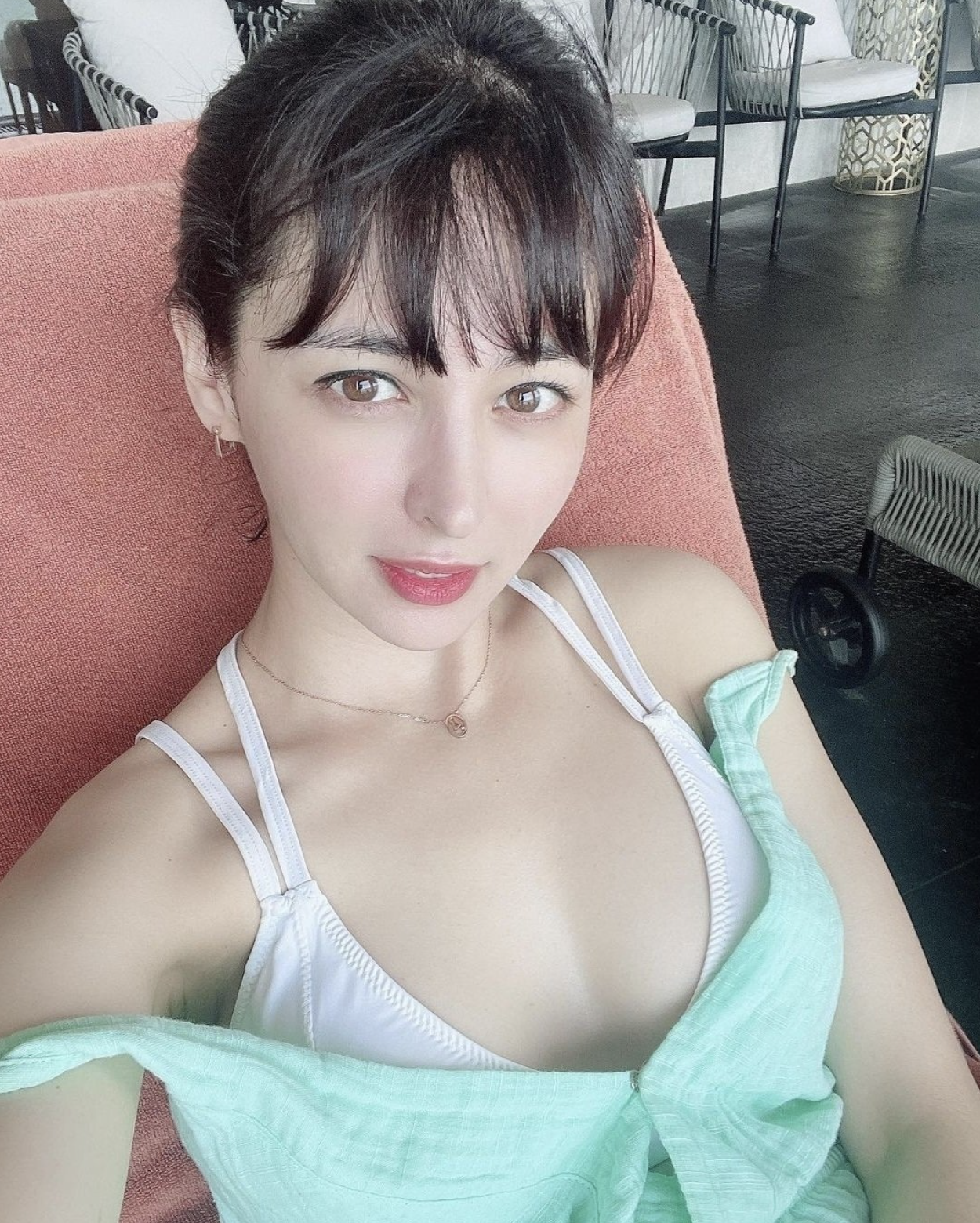 구잘 수영복 셀카