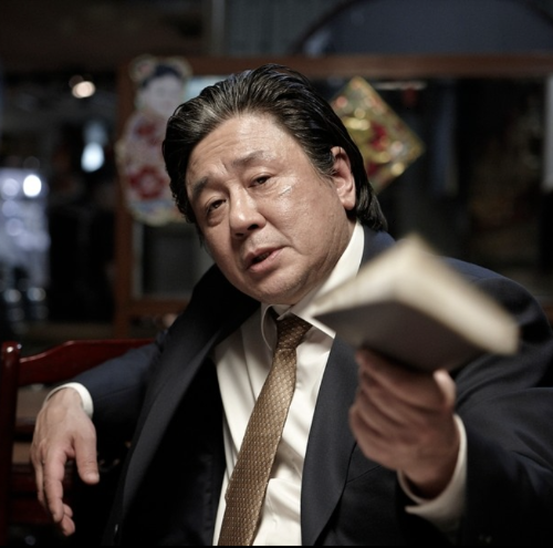 최민식 배우: 스크린을 넘어 마음을 울리는 연기의 힘_영화 범죄와의 전쟁