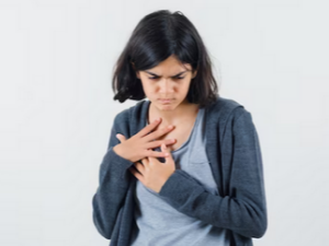 가슴이 콕콕 찌르는 증상