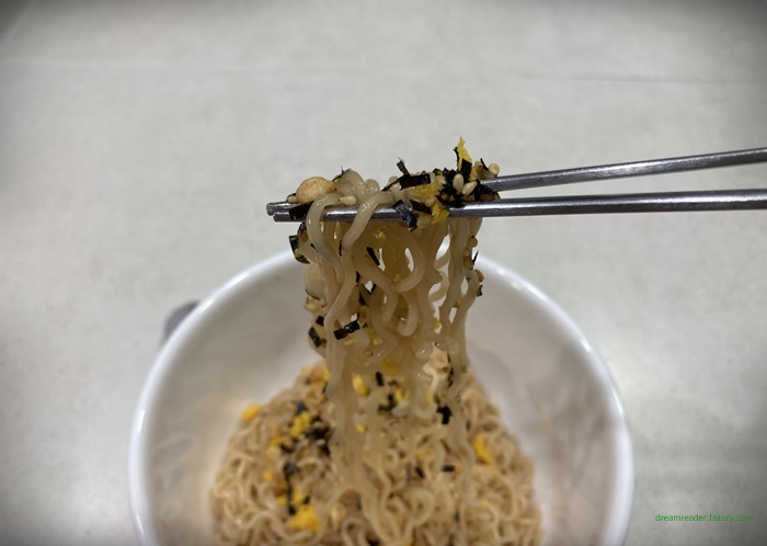 팔도 꼬간초 비빔면 조리 후 면