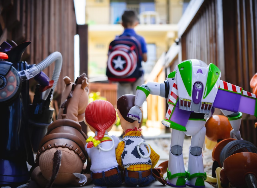 토이 스토리 세계의 확장, 산업 기여, 캐릭터 진화