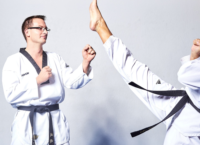 태권도 발차기 이미지