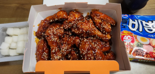 멕시카나 팔도비빔치킨 맛의 특징