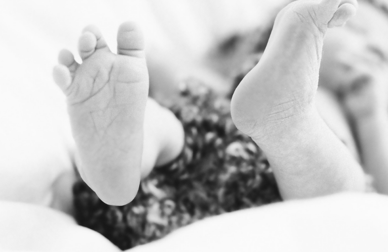 신생아 아기 기저귀 갈아줄 때 주의할 점