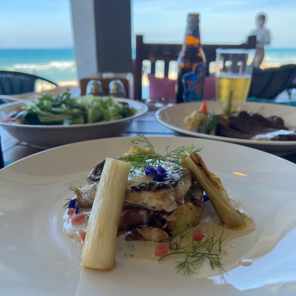 베트남-다낭-맛집-에스코-esco-beach-bar-lounge-restaurant-미케비치-mikhe