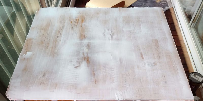 해라로 모두 펴발른 목공용 본드 작업 