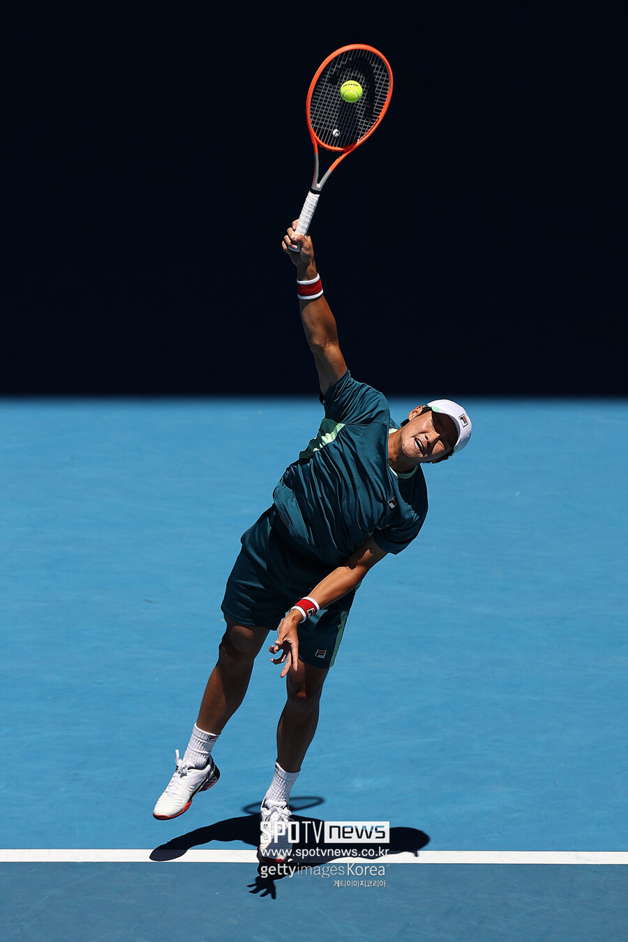 권순우 선수의 서브 장면입니다