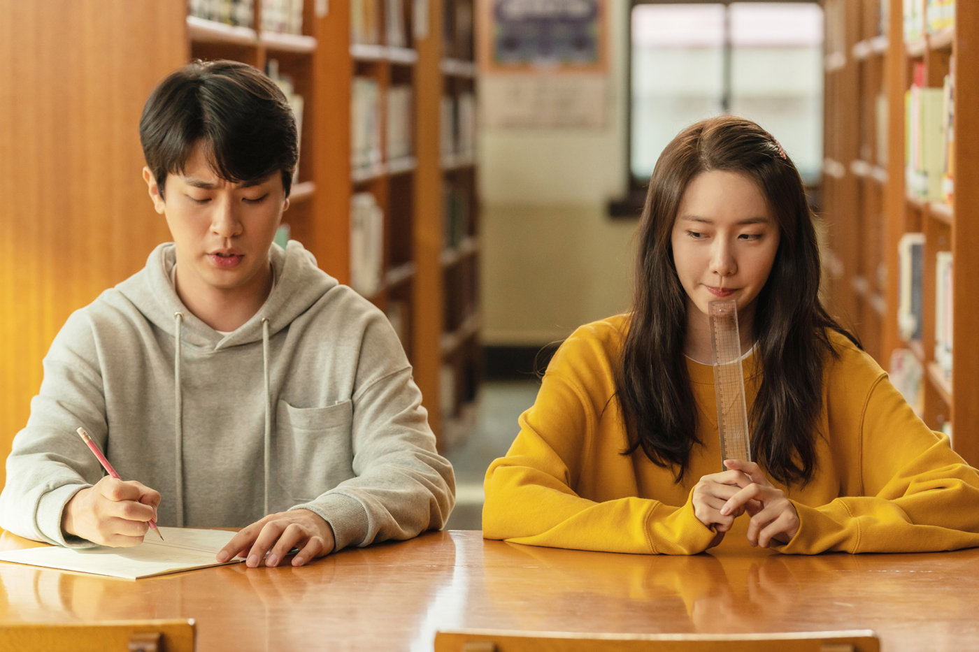 박정민 배우와 임윤아 배우의 모습
