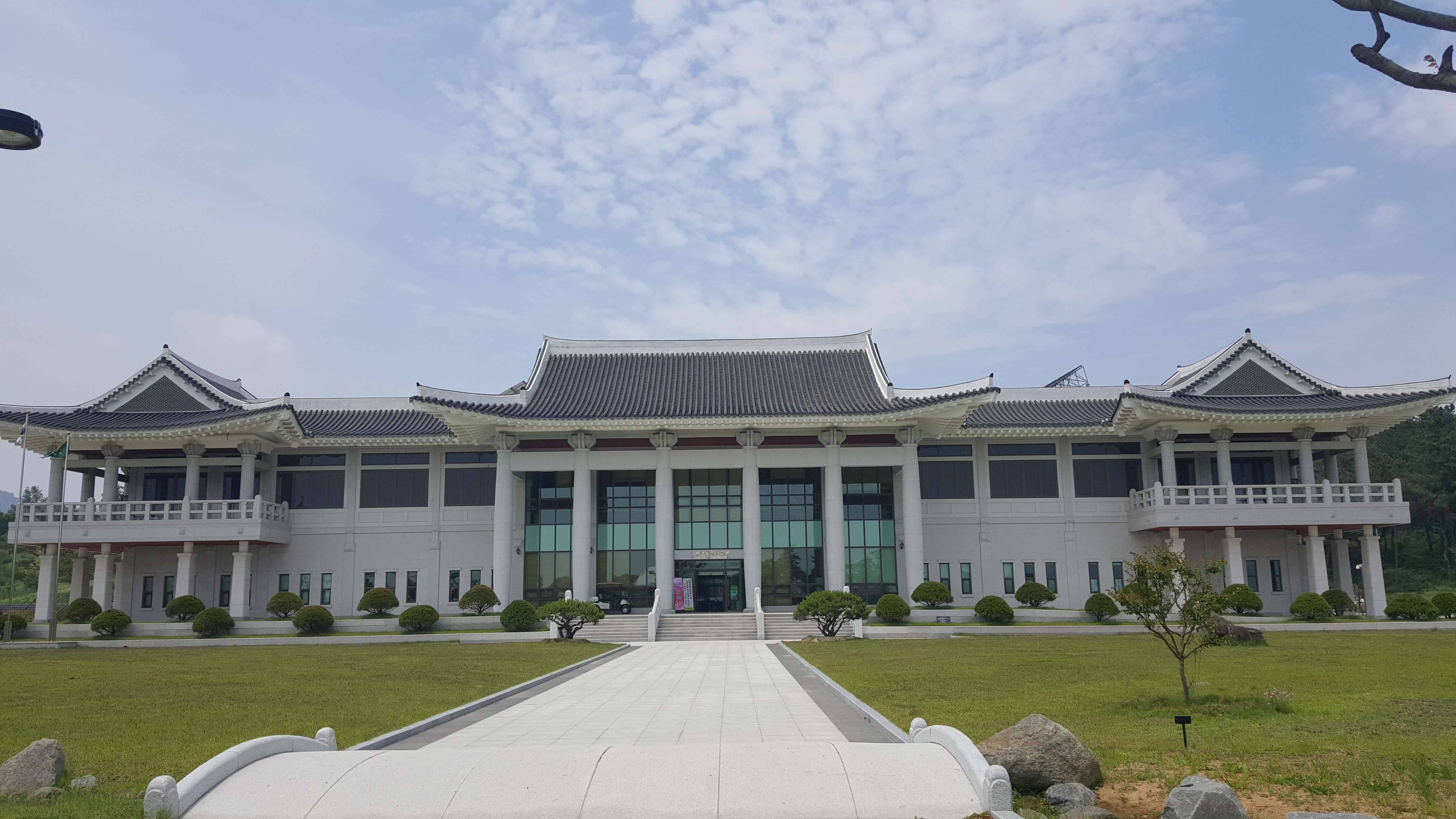 삼성현 역사 공원내 문화워관