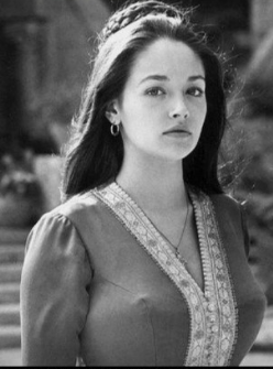 올리비아핫세 향년 72세 사망