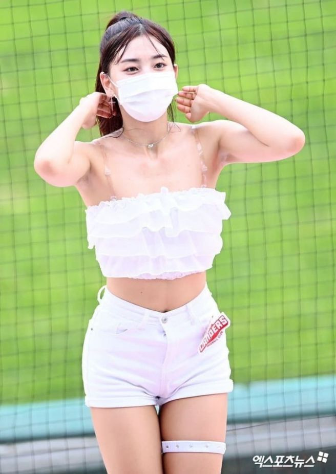 목나경 치어리더 프로필 총정리|나이·키·몸매··롯데 팀장·골때녀 데뷔골·대만 진출·인스타그램