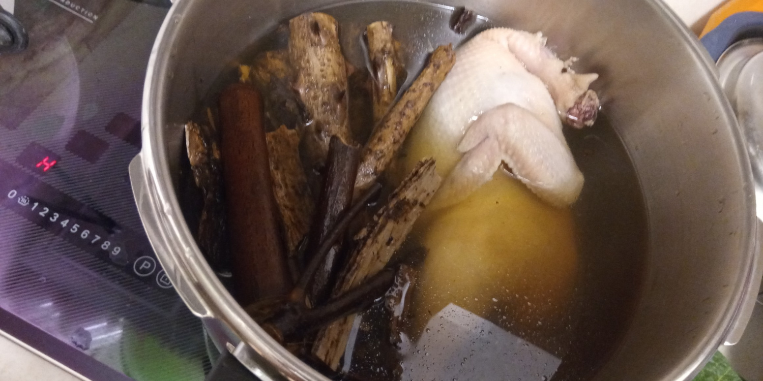 닭고기 요리에 옻나무를 사용하는 이유