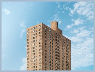 브라운 색 빌딩