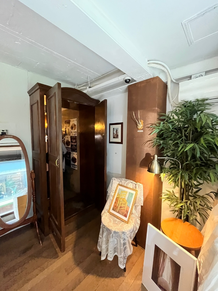 옷장속의 진짜 입구