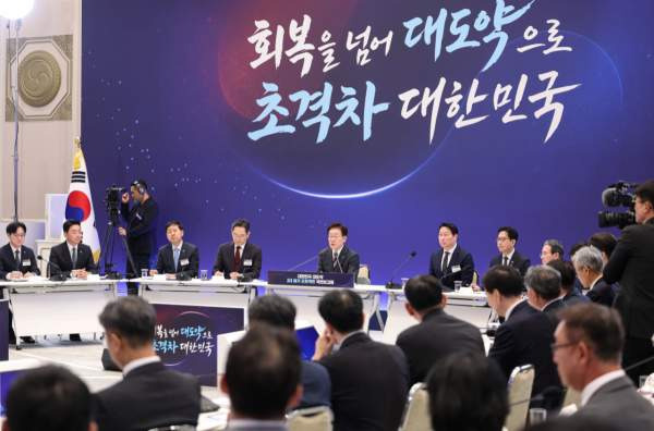 정부 피지컬AI: 2030년 세계 1위 도약 메가프로젝트 핵심 전략 분석과 전망