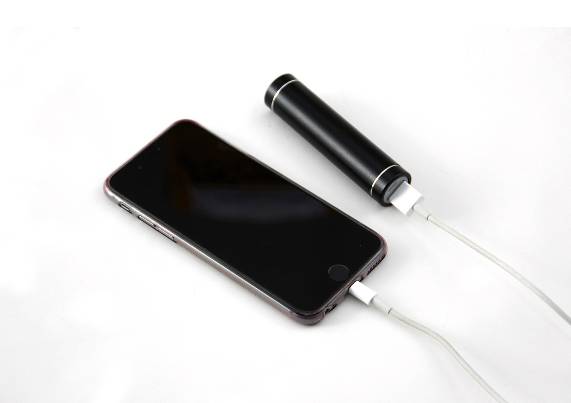 [폭염주의보] &lsquo;절대&rsquo; 차량에 두면 안 되는 6가지!