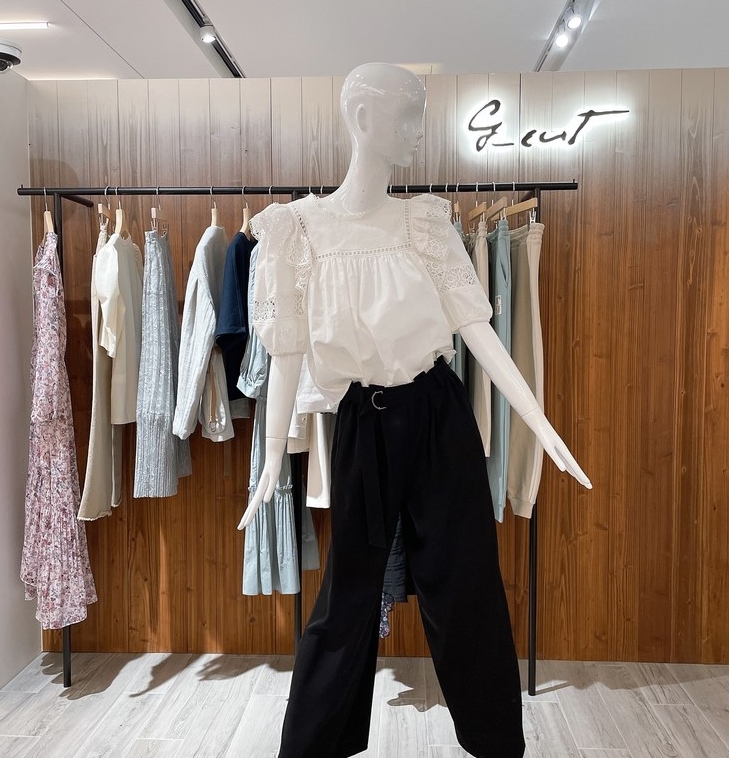 ์ง์ปท ๋ธ๋ผ์ฐ์ค