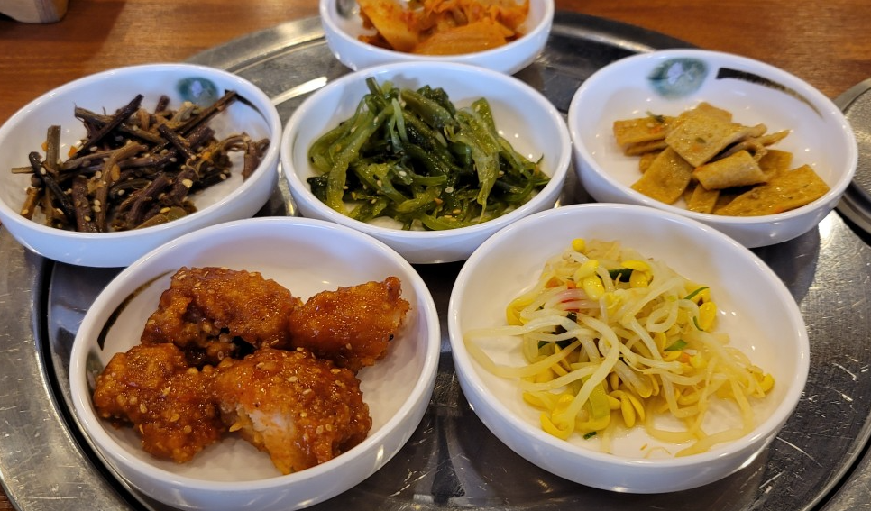 장군꼬들살 김치찌개 대표 메뉴