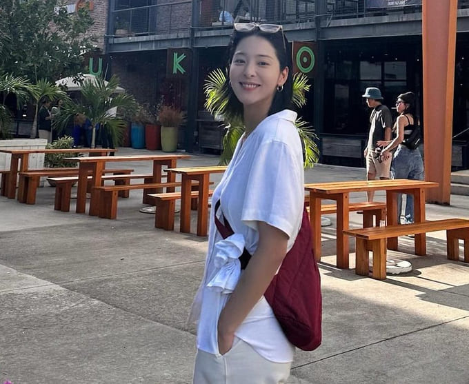 설인아 사복