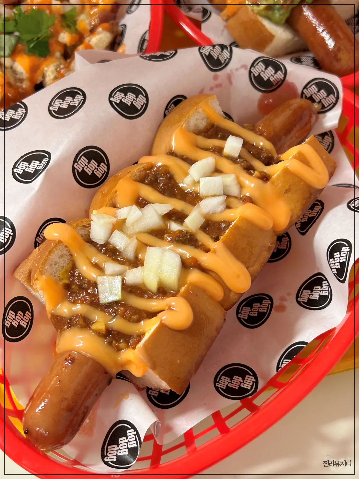 한남동-핫도그-맛집-도그도그도그-칠리-핫도그-단품-모습