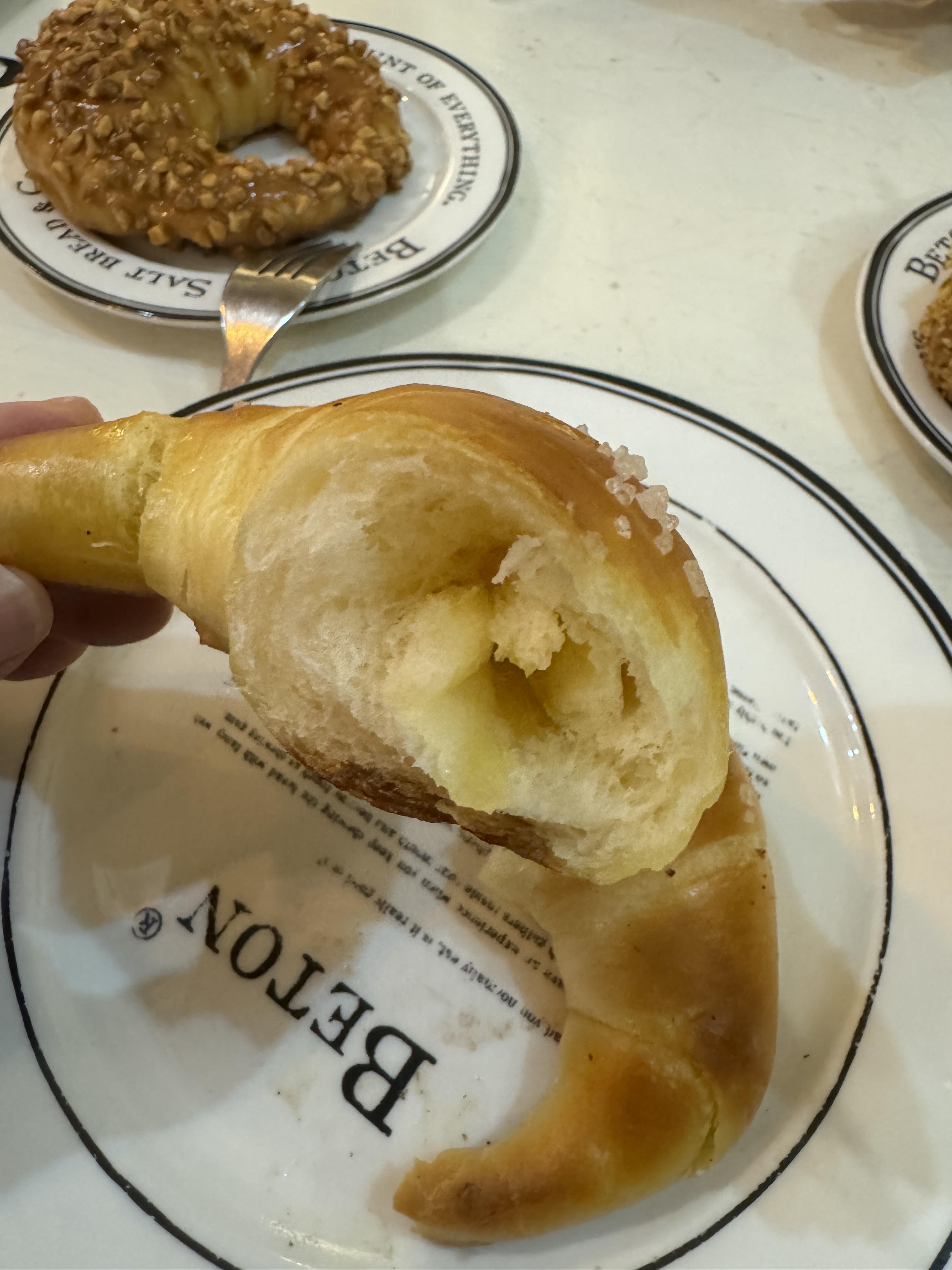 성수-빵집-베통-플레인소금빵