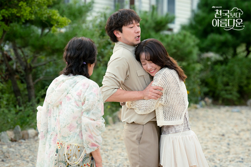 “천국보다 아름다운” 드라마, 김혜자의 귀환이 빛나는 감동 판타지 (JTBC 토일드라마 리뷰)