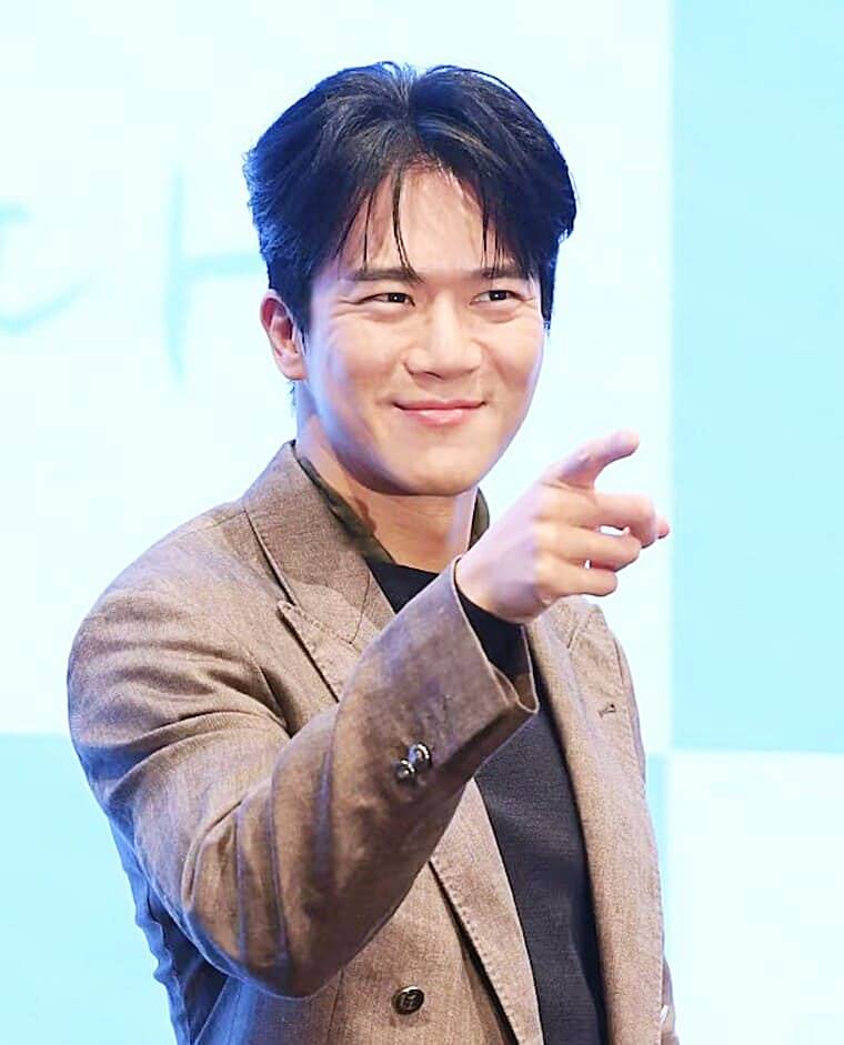 배우-하석진