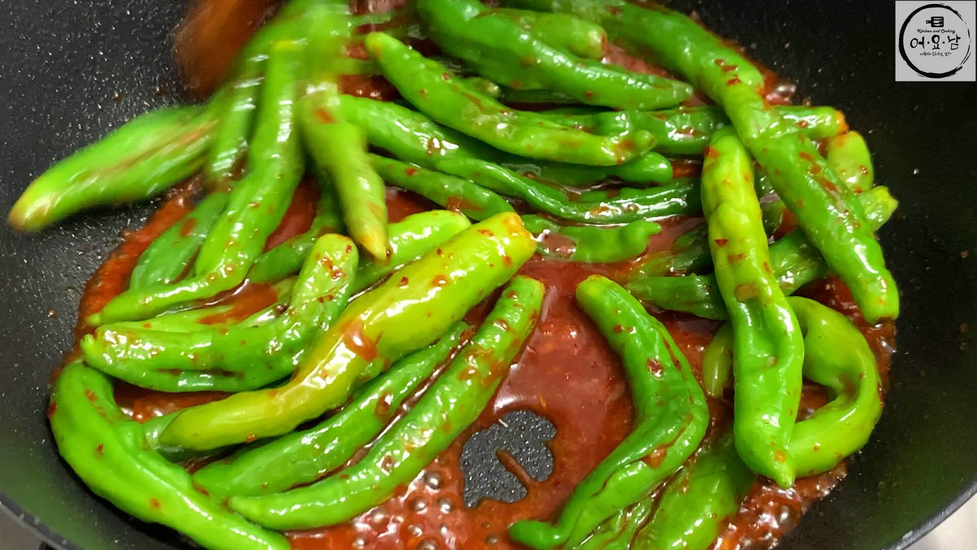 꽈리고추볶음_볶기_양념넣고졸이기