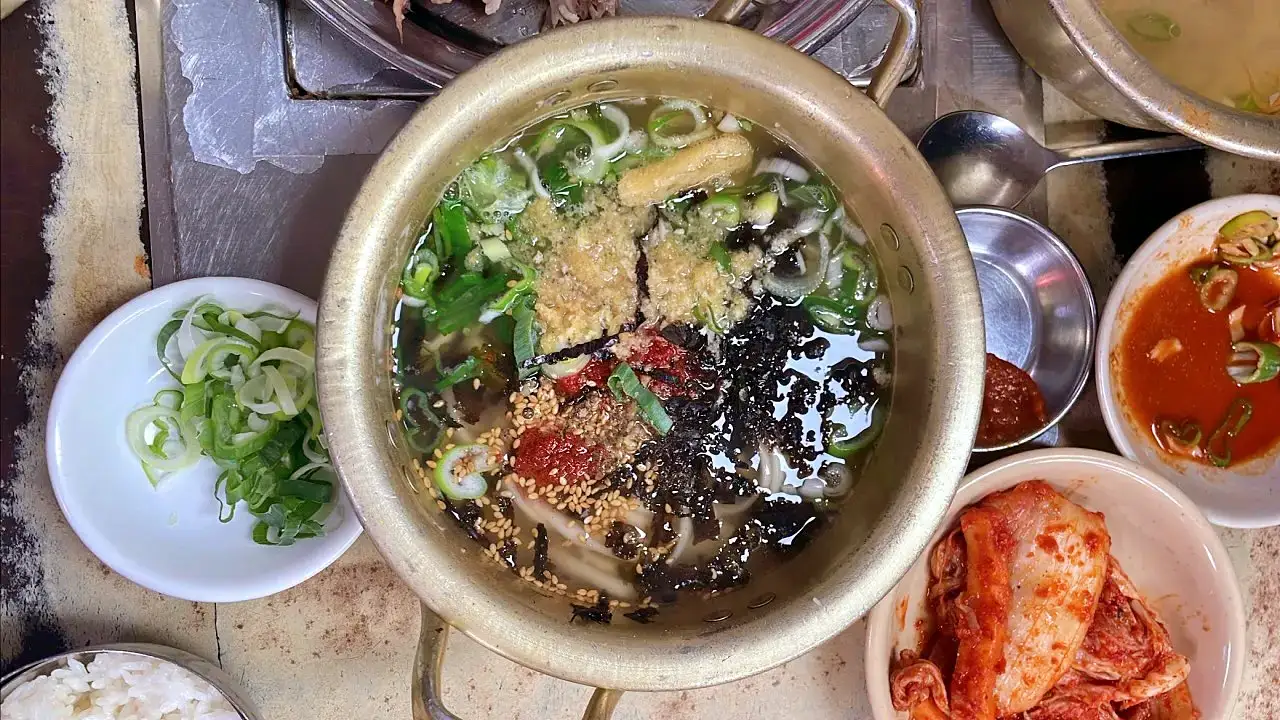 나혼자산다 나혼산 악동뮤지션 악뮤 이찬혁 칼국수, 백숙 백반, 통닭백반 맛있는 식당 사랑방칼국수 충무로 을지로 맛집 가격 위치 어디