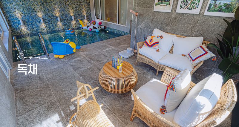 펜션_실내수영장