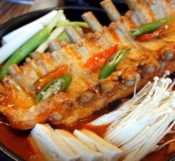 생생정보 고수의 부엌 곤지암 화담숲 근처 묵은지 등갈비찜과 석쇠불고기 맛집 곤지암 웅골