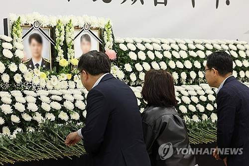 완도 창고 화재 순직 소방관 눈물의 영결식... "영웅들의 마지막 길, 대전현충원 안장"