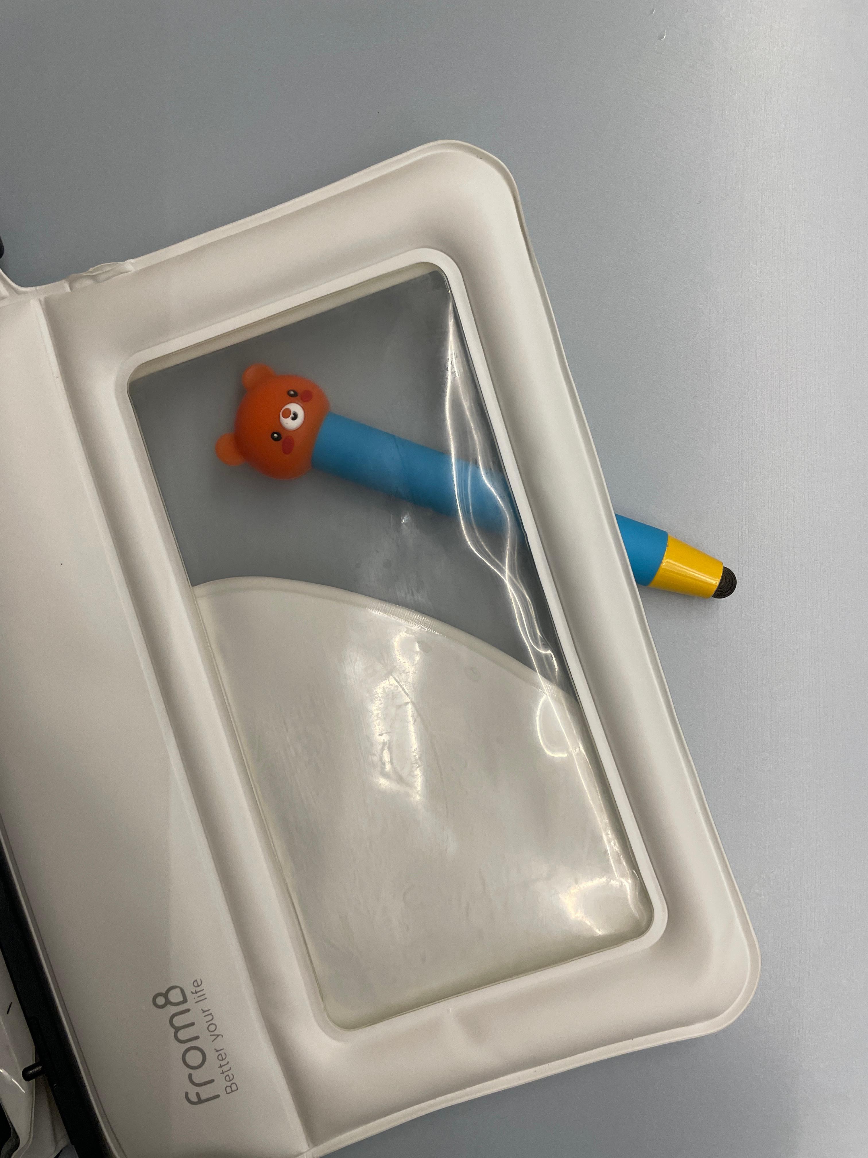 뿌옇게 변한 방수팩 관련 사진