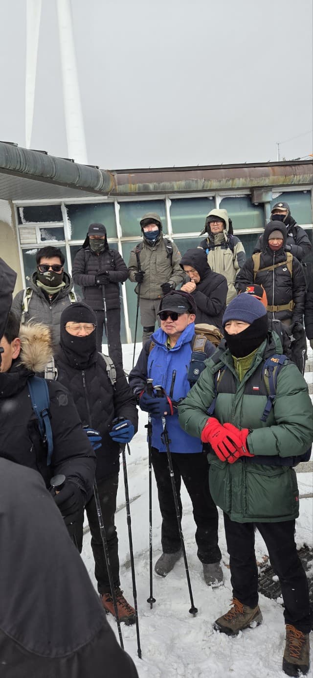 아이젠 장갑 방풍 점검은 선택이 아니라 필수 눈꽃산행은 준비 상태에서 이미 절반이 결정된다