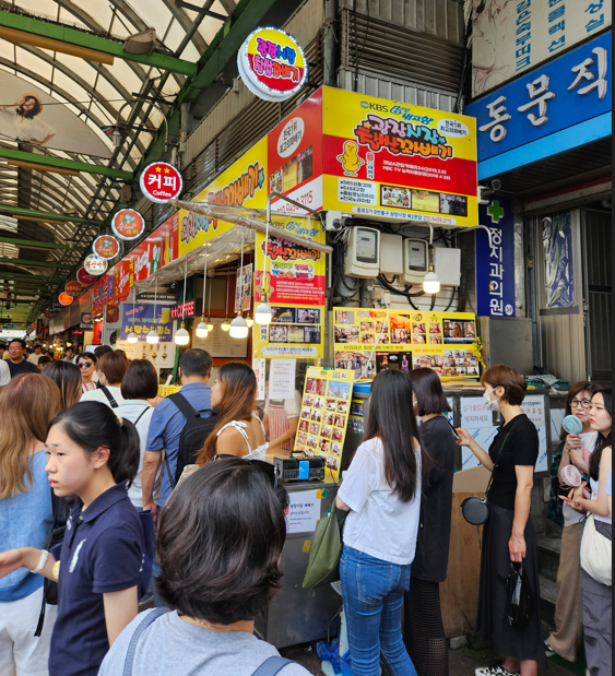 광장시장 찹쌀꽈배기 대기줄