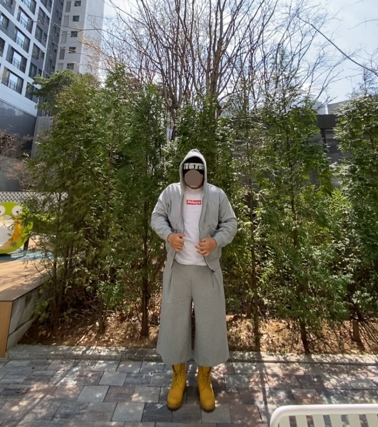 데일리룩('26. 4. 4.)마뗑킴 MatinKim 비니, 토피 스웻 집업 후드티, 토피 벌룬핏 와이드 팬츠, 시부야 빈티지 티셔츠, 나이키 롱삭스양말, 팀버랜드 6인치 워커 부츠