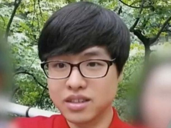 경기 의정부시 호원초에서 근무하다 악성 민원에 시달리다 숨진 고(故) 이영승 교사 사건과 관련해 경찰이 학부모와 학교 관계자들에 대한 혐의를 찾지 못해 수사를 마무리하기로 했다. 지난 2021년 학부모의 항의와 민원 끝에 스스로 목숨을 끊은 故 이영승 교사. [사진=MBC 보도화면 캡처]