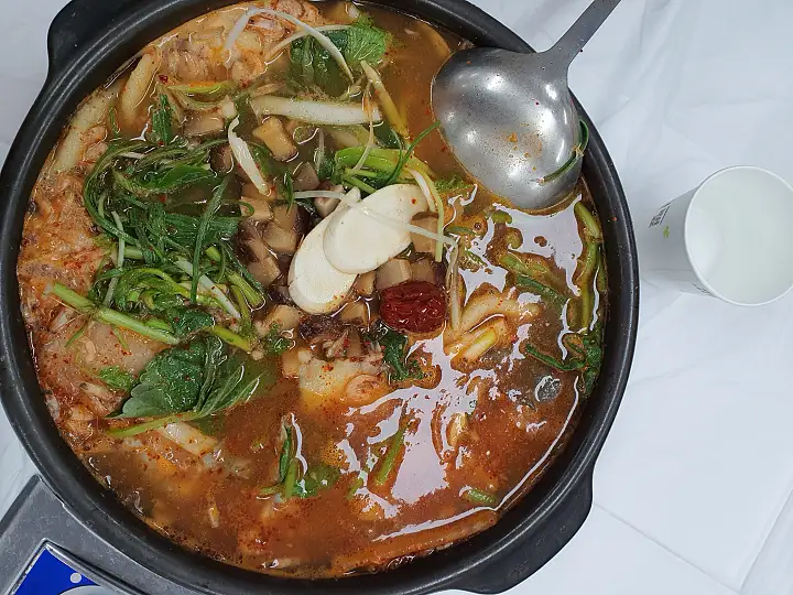 식객 허영만 백반기행 177회 윤소이 편 새우탕 메기 매운탕 메기탕 합천 맛집 소개
