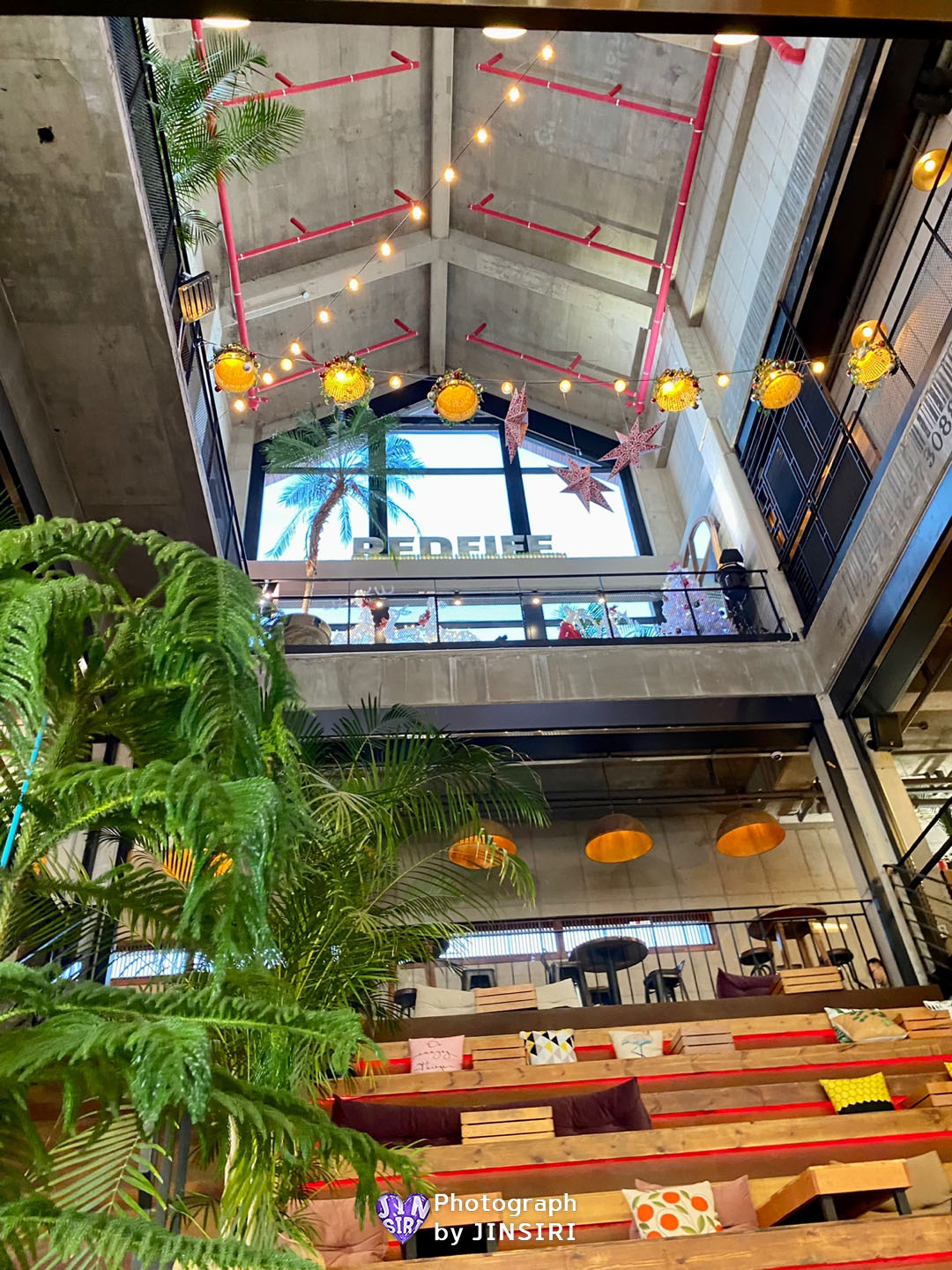 ๋ ๋ํ์ดํ ๋ฐํฌ