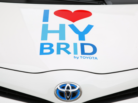 최신 해외 자동차 트렌드 (하이브리드, 자율주행, 친환경)